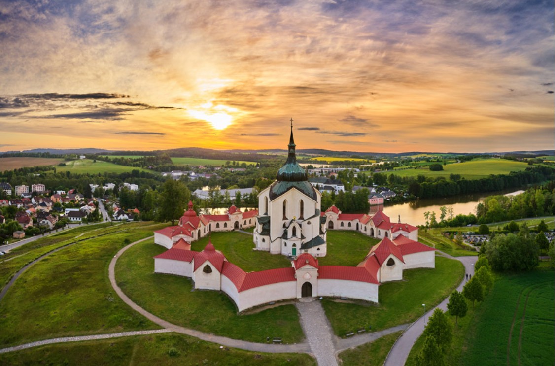 Památka UNESCO - kostel sv. Jana Nepomuckého na Zelené hoře ve Žďáru nad Sázavou, autor Libor Svacek