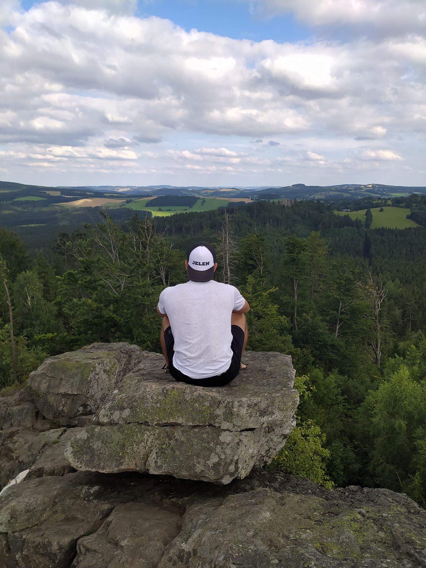 Pohledy na Žďárské vrchy z vrchu Devět skal